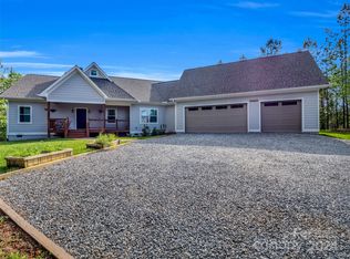 10305 Green River Cove Rd, Saluda, NC 28773