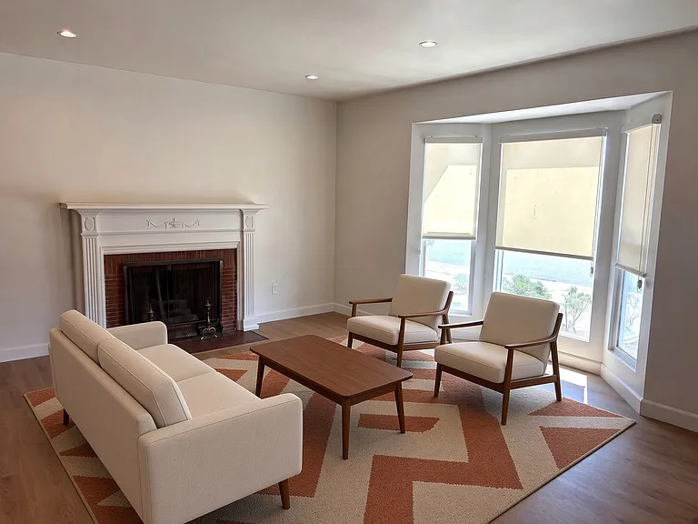 2374 Woods Ave — Photo 11