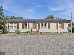 3919 Fairview Dr, Berkeley Springs, WV 25411