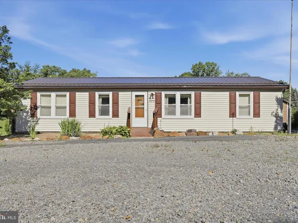 3919 Fairview Dr, Berkeley Springs, WV 25411