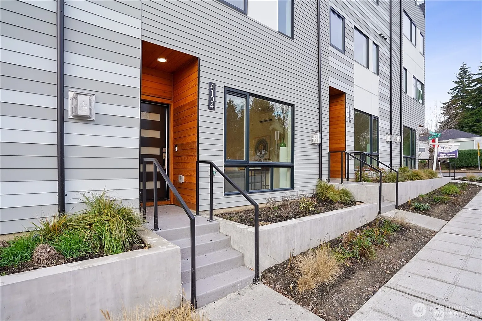 4104 SW Morgan Street photo 1