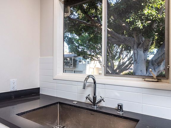 2nd image of 3105 Arizona Ave #3105