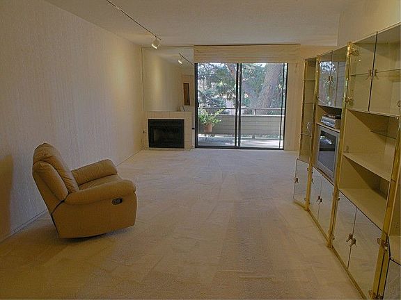 2nd image of 13331 Moorpark St APT 231
