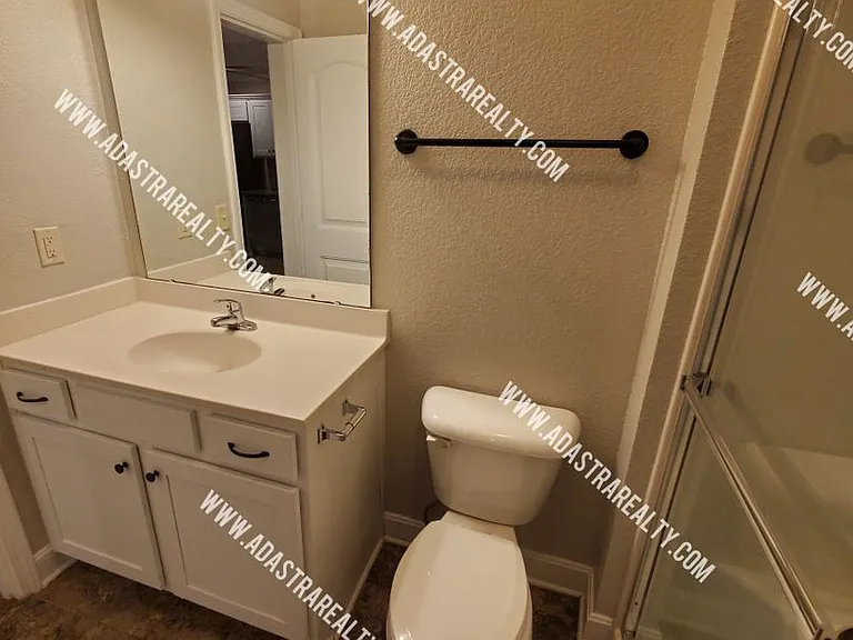8318 N Spruce Ave — Photo 9