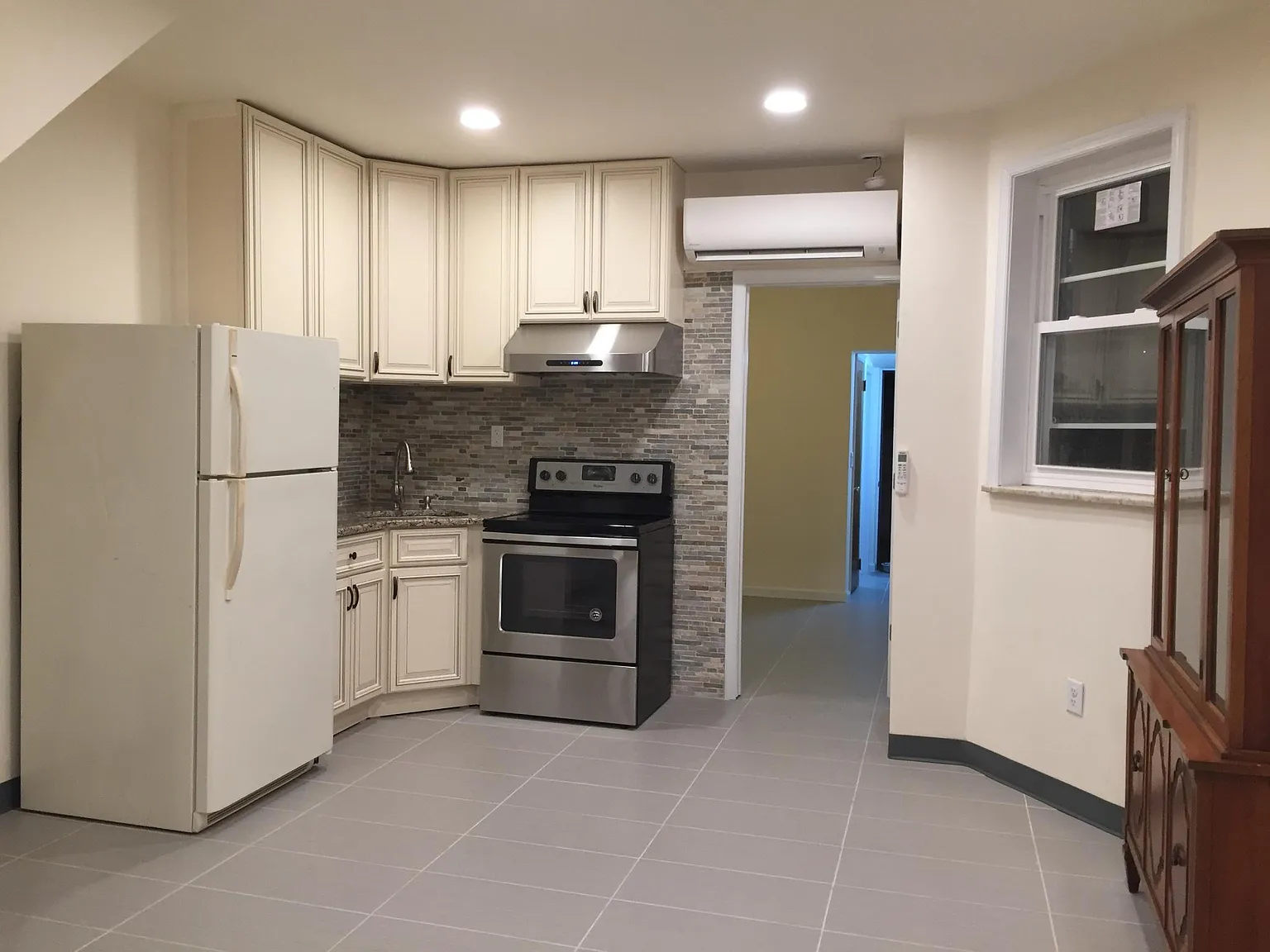 1 bed, 1.5 bath, 1126 sqft, $1,350 — Photo 1
