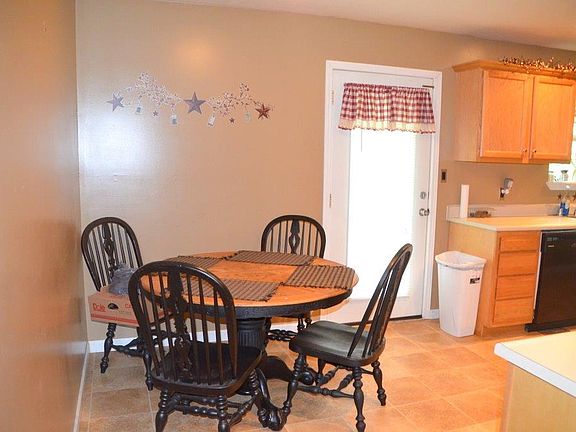 5th image of 92 Cassie Ct