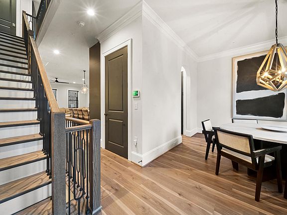 2nd image of 441 W 7th St #441