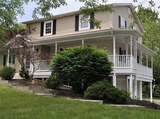 1692 Garvin Rd, Cranberry Township, PA 16066