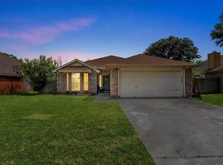 2708 Ravens Ct, Arlington, TX 76001