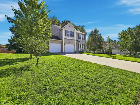 1642 Salisbury Dr SE, Lowell, MI 49331