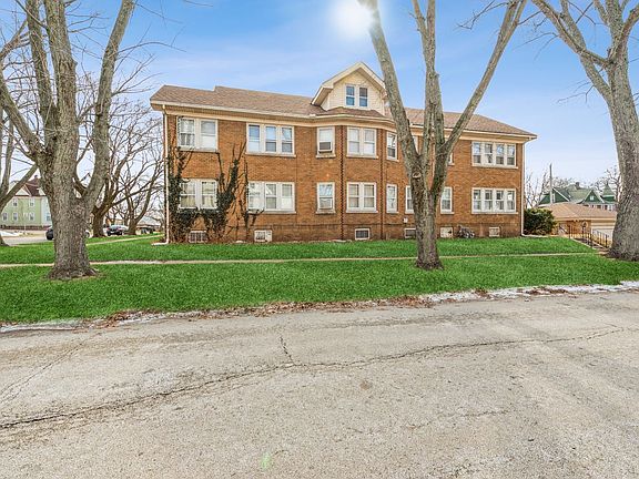 3rd image of 1401 Magnolia St