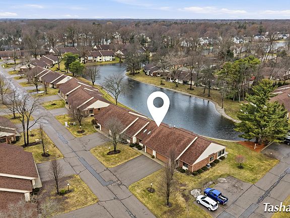 4th image of 461 Cherry Ln