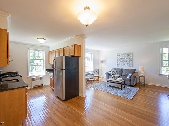 4th image of 101 Gates Ave C009b #9