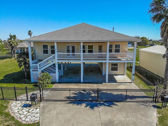 5th image of 811 W Bayshore Dr