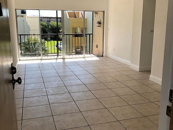3rd image of 8889 Fontainebleau Blvd APT 302