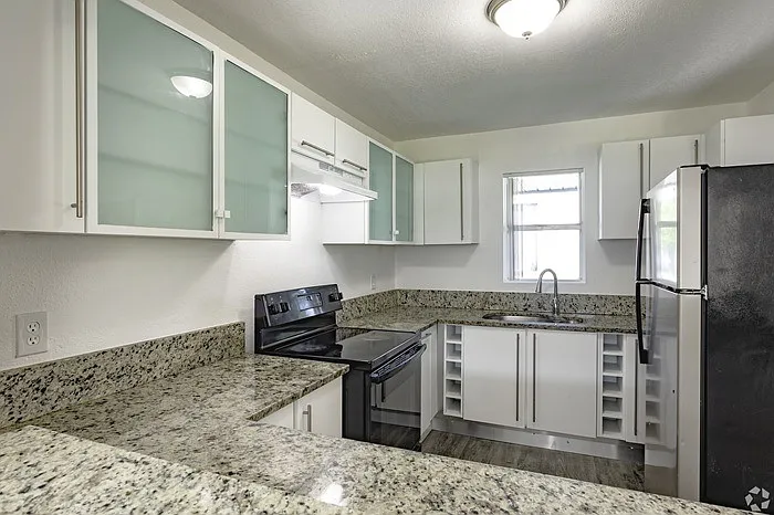 Spinnaker Landing Apartments — Photo 7