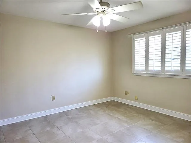 1242 Carrollton Ave — Photo 14