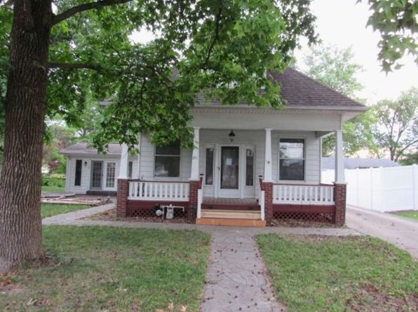 211 S Front St, Okawville, IL 62271