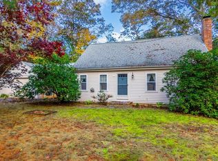 318 Lake Shore Dr, Barnstable, MA 02630