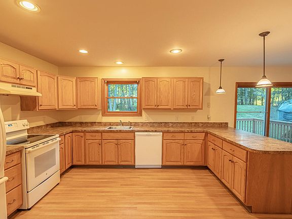 5th image of 315 Walden Dr