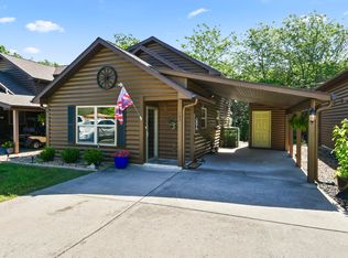 105 Bears Paw Way, Hollister, MO 65672