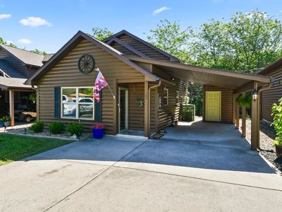 105 Bears Paw Way, Hollister, MO, 65672