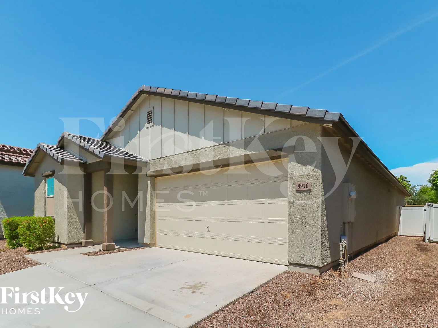 3 bed, 2.0 bath, 1887 sqft, $2,360 — Photo 2