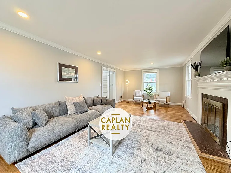 29 Wellington Rd — Photo 3