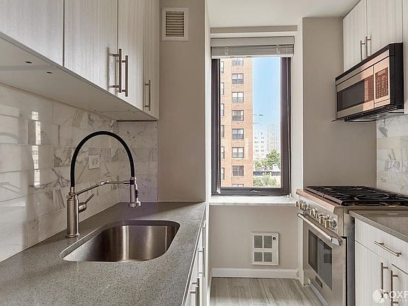 4th image of 401 E 84th St APT 6A