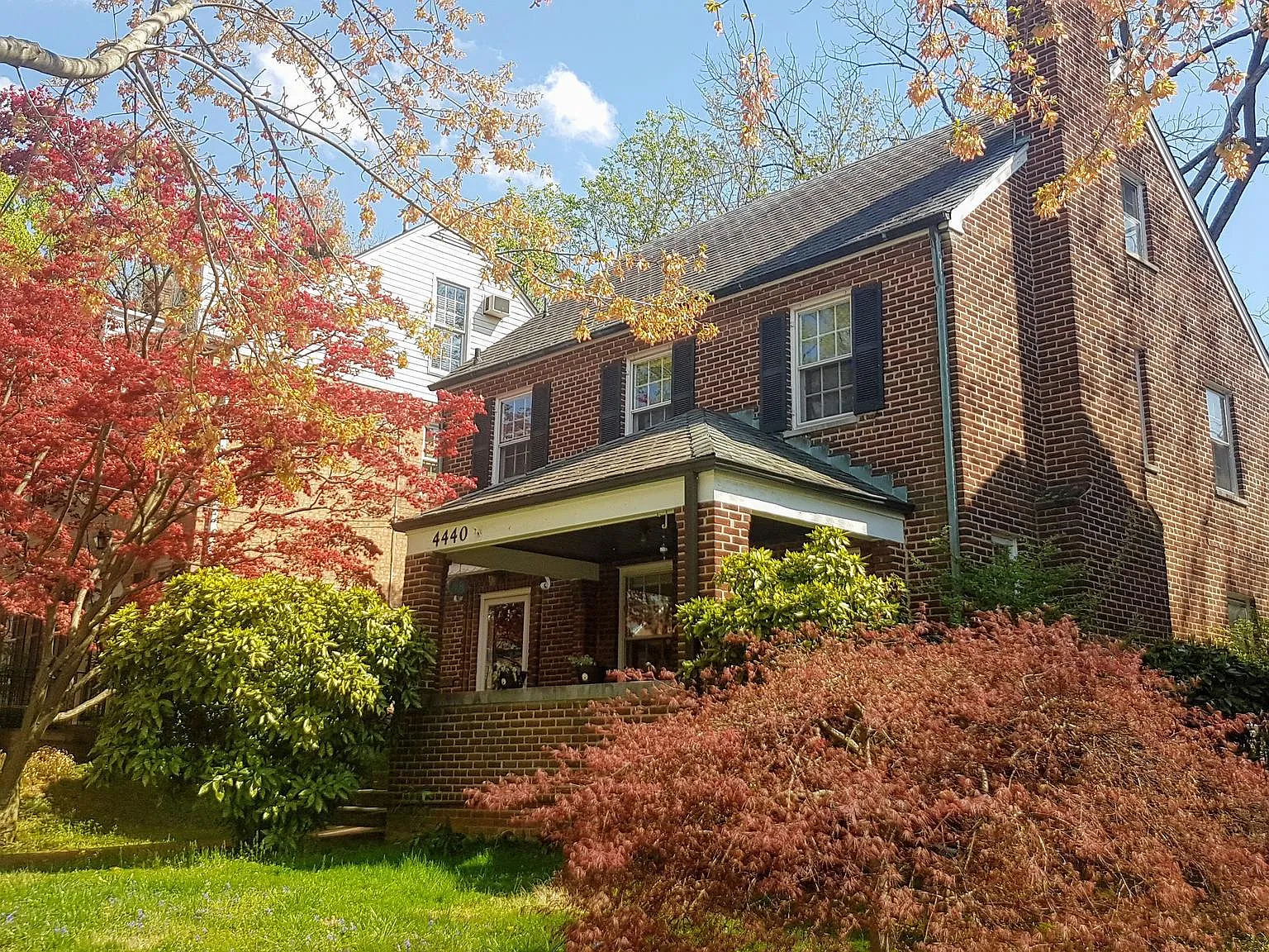 4 bed, 3.5 bath, 2275 sqft, $5,800 — Photo 2