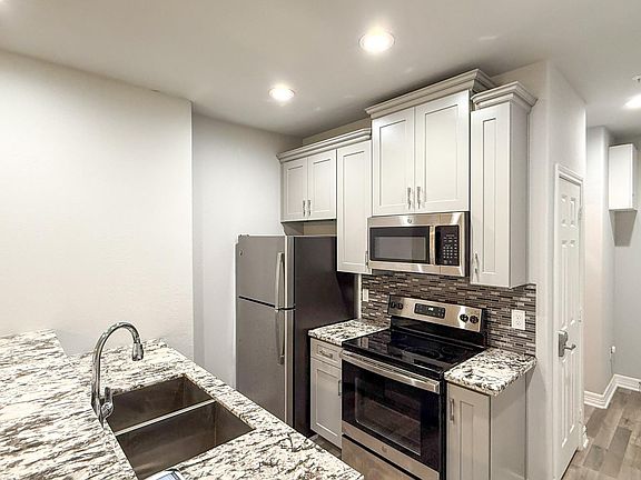 4th image of 7823 Gladstone St #B1