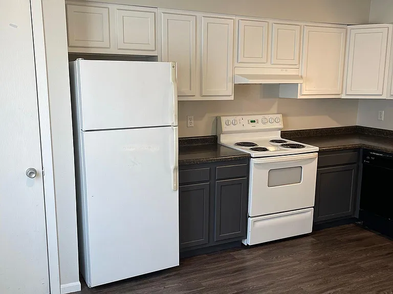 444 S Johnson St #4 — Photo 3