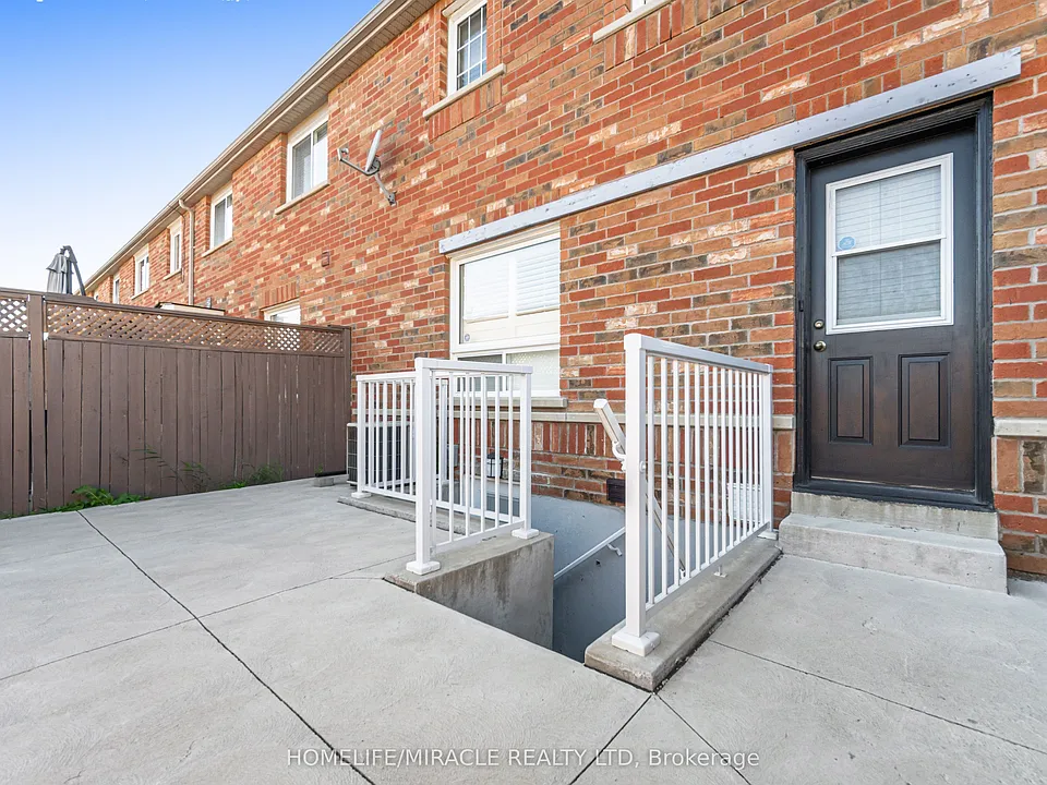 3008 Britannia Rd W