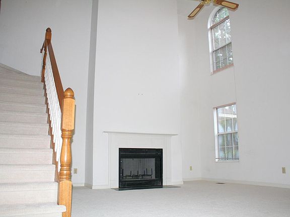 3rd image of 19 D Pinehurst Manor