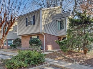 18 Dunwoody Springs Dr, Sandy Springs, GA 30328