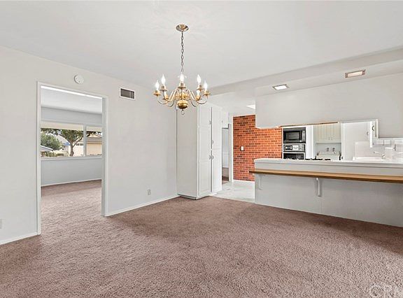5th image of 1005 E Buckeyewood Ave