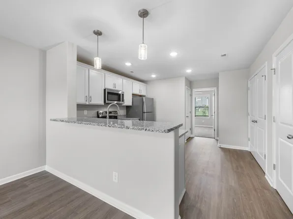 2209 Eldos Trace Cir, 2209 Eldos Trace Cir APT E, Clarksville, TN 37042