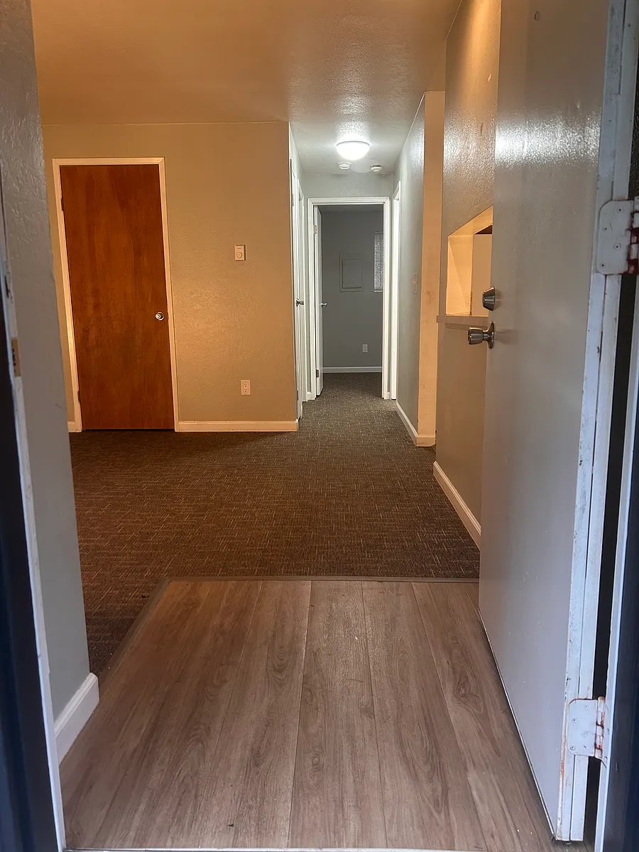 Building Photo - 18306 Hurst Rd #2