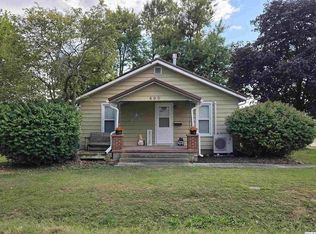 400 E Chestnut St, Mount Sterling, IL 62353