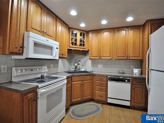 2nd image of 5130 Pawnee St
