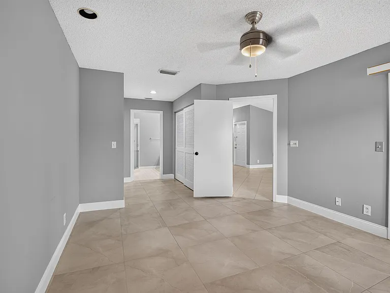 9220A Vineland Ct E — Photo 17