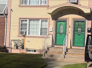 12033 196th St, Saint Albans, NY 11412
