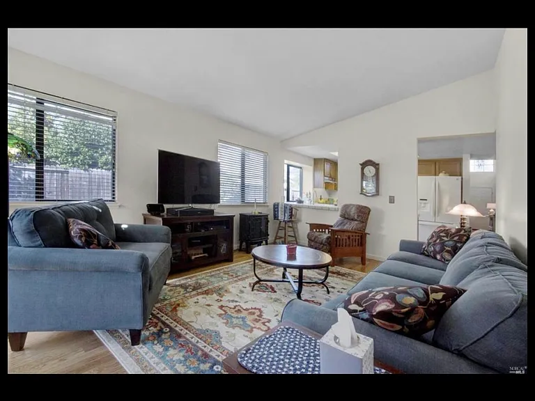 Valley Oak Ln — Photo 11