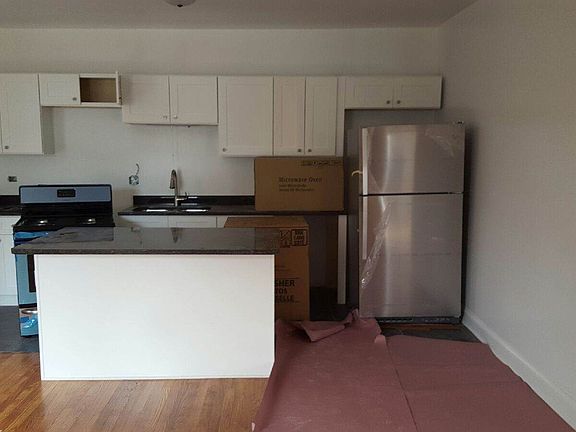 2nd image of 6914 S Oglesby Ave #3N