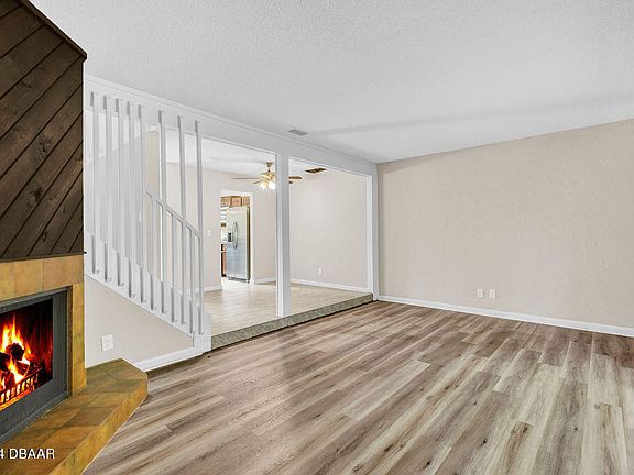 3rd image of 15 Fair Oaks Cir