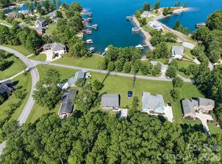 9464 Riviera Dr, Sherrills Ford, NC 28673