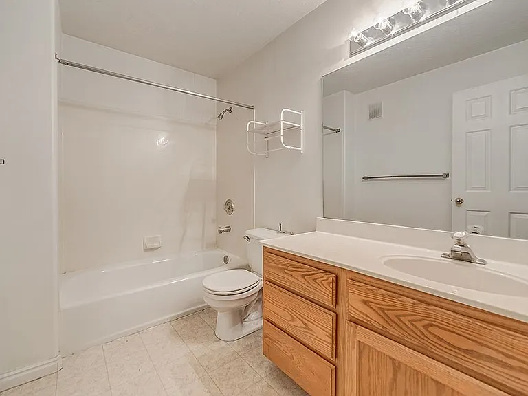 542 N 720 E #218 — Photo 6