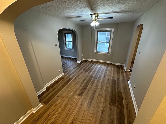 5th image of 2409 Montclair Ave #2