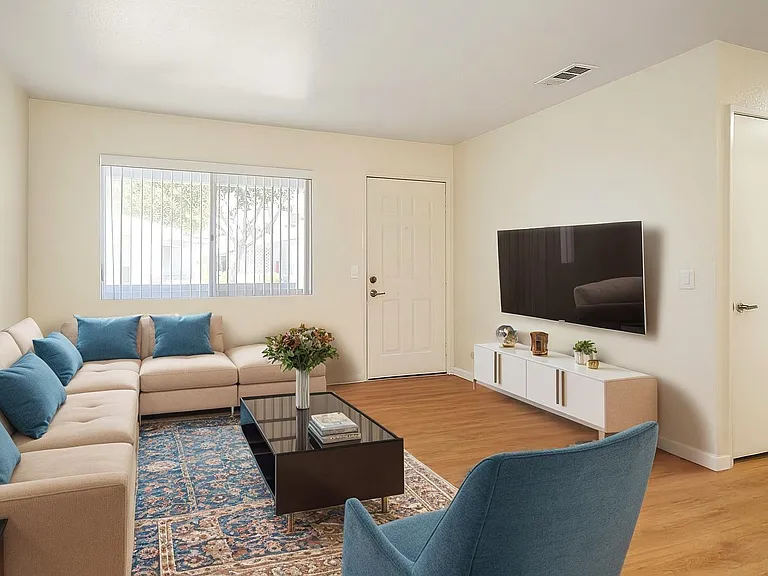 351 N Kirby St #2 — Photo 3
