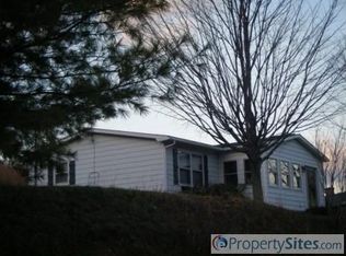 4211 Beacon St, Bluefield, WV 24701